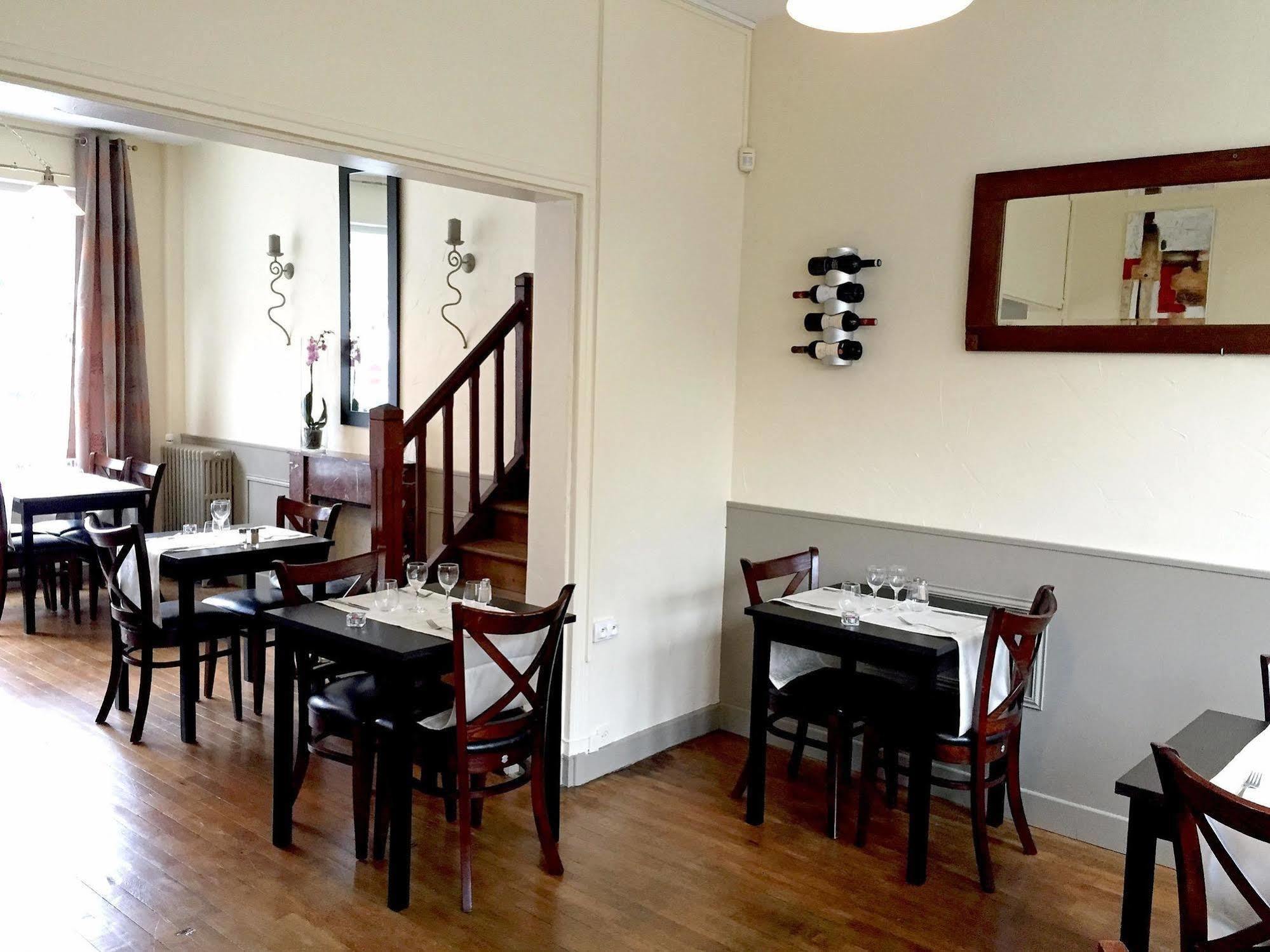 Les Boucles De Meuse Hotel 3 Etoiles Monthermé Εξωτερικό φωτογραφία