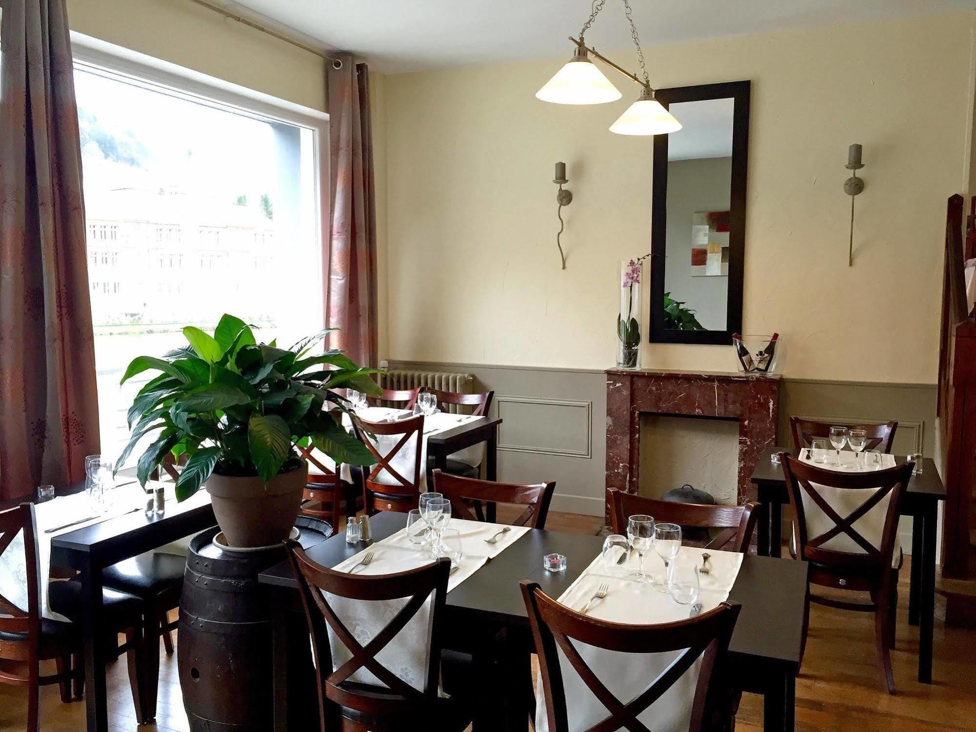 Les Boucles De Meuse Hotel 3 Etoiles Monthermé Εξωτερικό φωτογραφία
